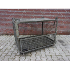 2 Gaascontainers (gitterbox). Afsluitbaar. EX U.S. Army volgens afspraak.